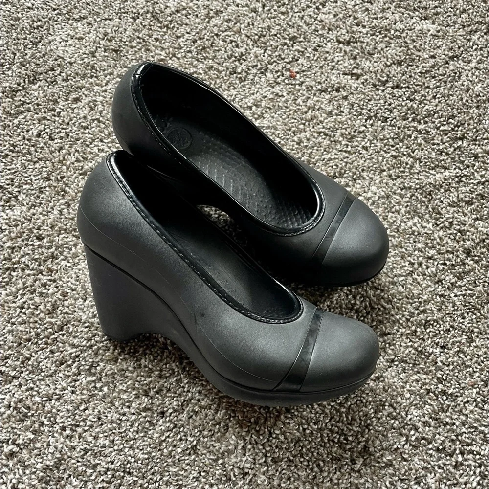 CROCS Black Wedge Pumps